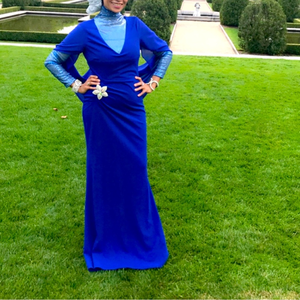 Badgley Mischka Blue dress size 6